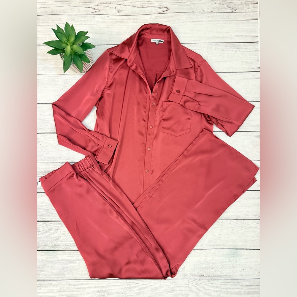 🌾‎ Elegant Satin Pajama Set in Dusty Red